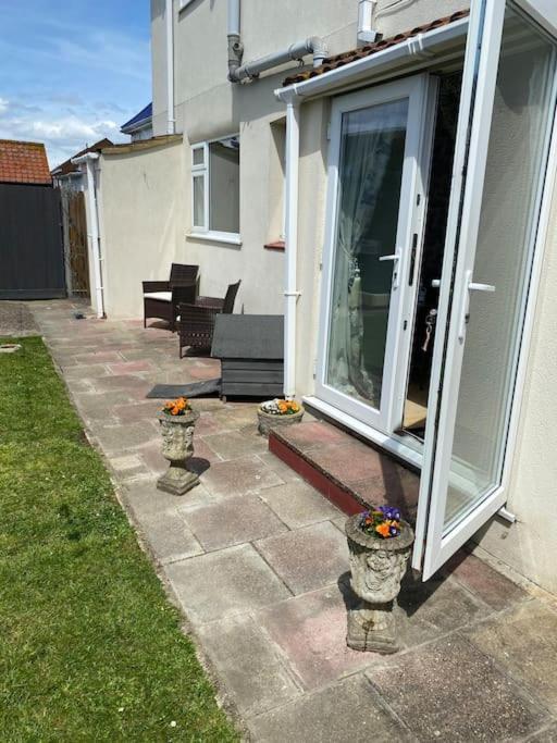 Minnis Bay Apartment. * Birchington-on-Sea